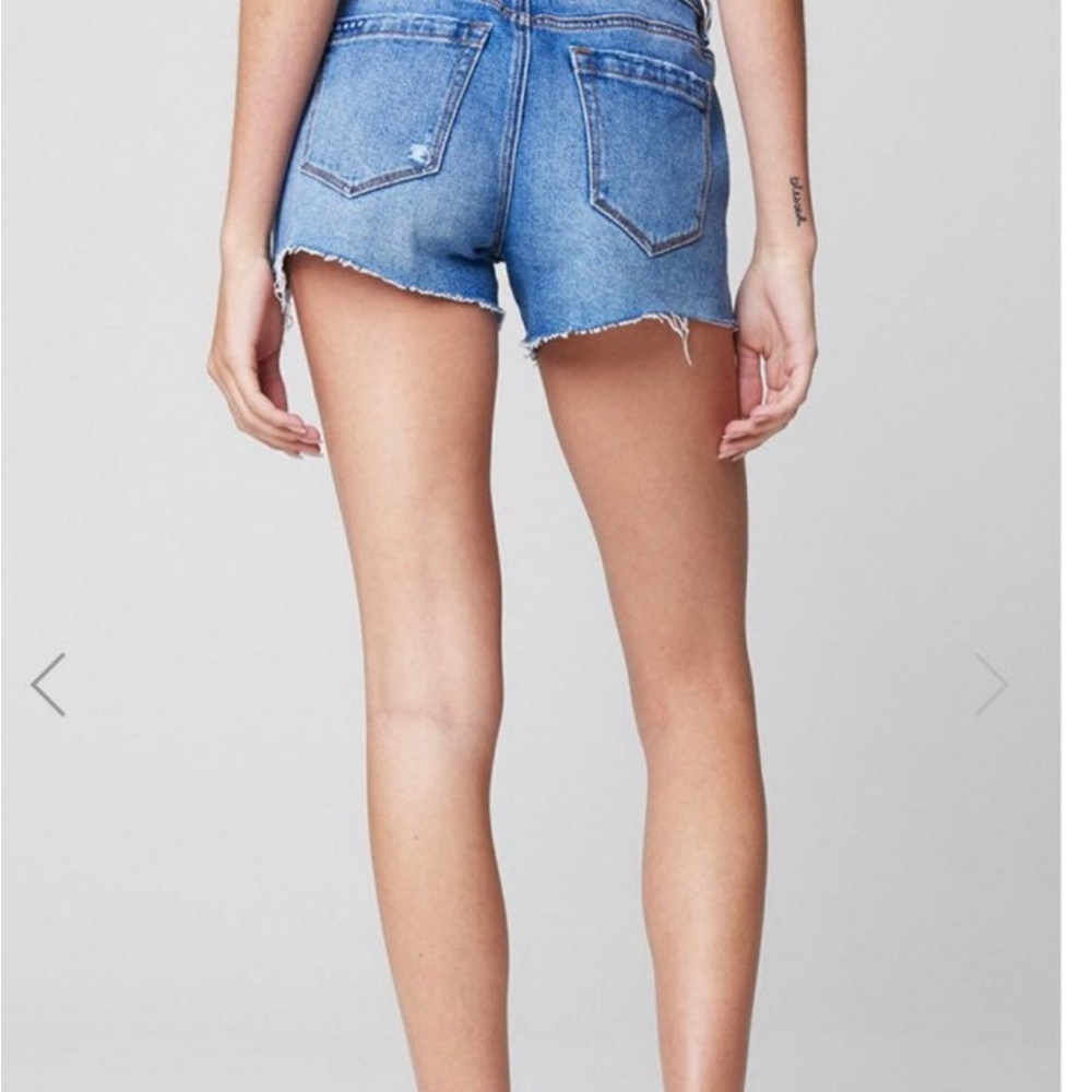 blankNYC The Astor Cut Off Short NWT
Size 29‎